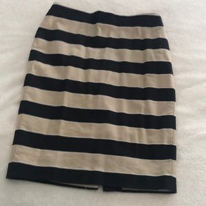 Lift pencil skirt